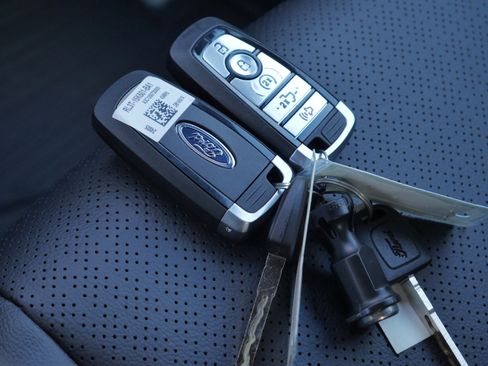 New 2025 Ford F150 Lariat w/ Equipment Group 502A High image 40