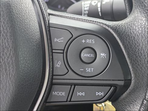 Used 2020 Toyota Camry LE FWD image 19