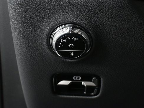 New 2026 Mercedes-Benz GLC 43 AMG 4MATIC image 9