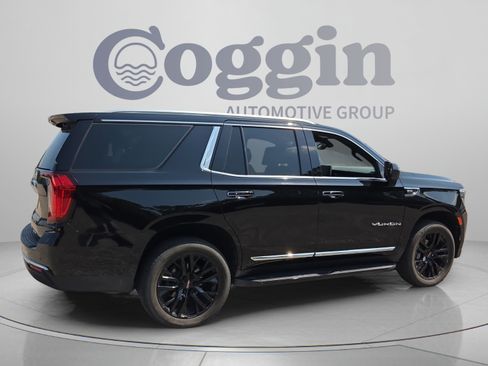 Used 2021 GMC Yukon SLT w/ Rear Media and Nav Package AWD/4WD image 5