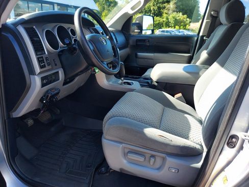 Used 2012 Toyota Tundra 4x4 Double Cab image 9