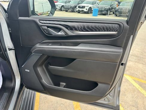 Used 2024 GMC Yukon XL Denali AWD/4WD image 36