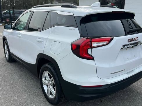 Used 2022 GMC Terrain SLE w/ Driver Convenience Package image 6