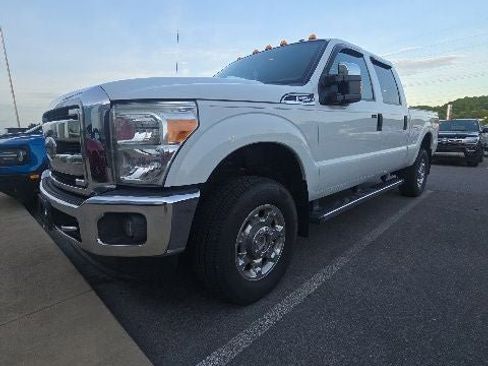 Used 2015 Ford F250 XLT w/ XLT Premium Package AWD/4WD image 4