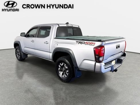 Used 2019 Toyota Tacoma TRD Off-Road w/ Technology Package AWD/4WD image 8