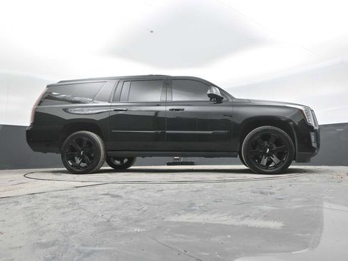 Used 2019 Cadillac Escalade ESV Premium Luxury w/ Escalade Sport Edition AWD/4WD image 53