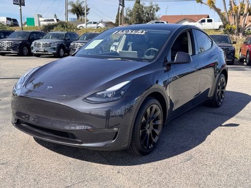 Used 2024 Tesla Model Y Long Range image 7