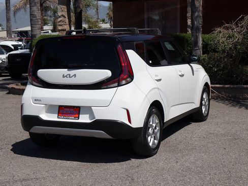 Used 2023 Kia Soul S FWD image 9