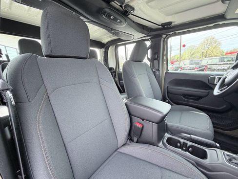 New 2026 Jeep Gladiator Sport image 23