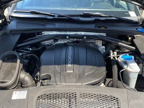 Used 2017 Porsche Macan image 10