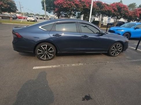 Used 2023 Honda Accord Touring image 2