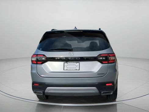 Used 2024 Honda Pilot Touring image 25