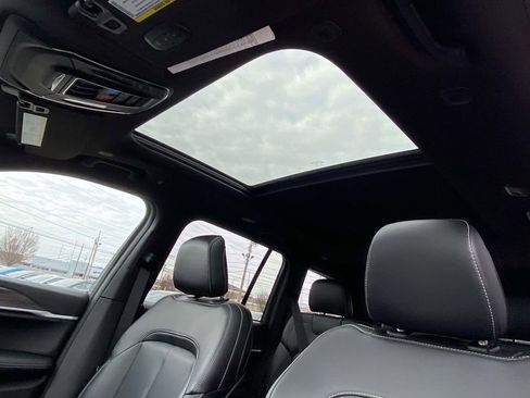 New 2025 Jeep Grand Cherokee Limited image 16