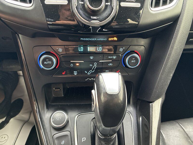 Used 2017 Ford Focus Titanium FWD image 19