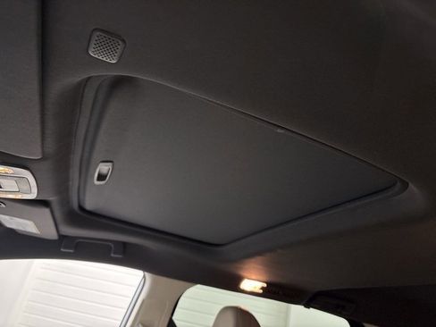 Used 2023 Toyota Sienna XLE image 19