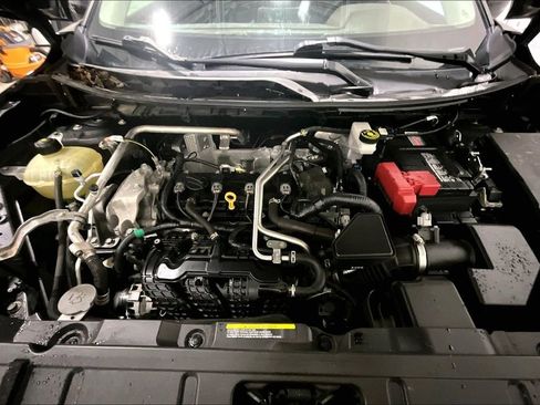 Used 2022 Nissan Rogue S image 29