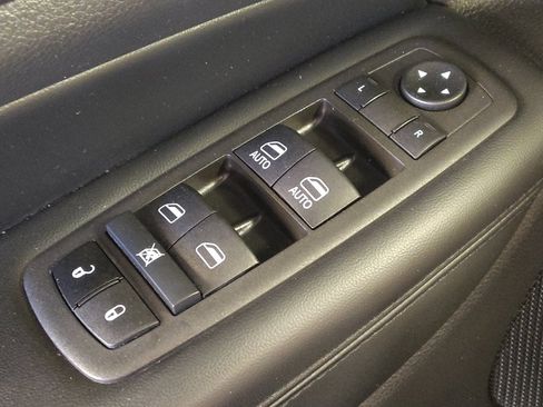 Used 2022 Jeep Grand Cherokee Laredo X image 27