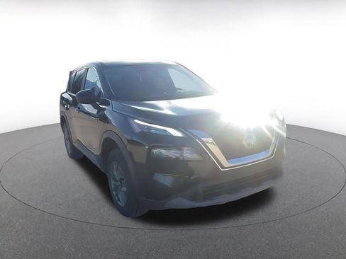 Used 2023 Nissan Rogue S image 3