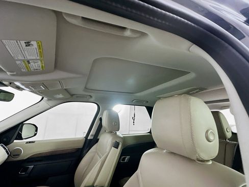 Used 2019 Land Rover Discovery HSE image 26