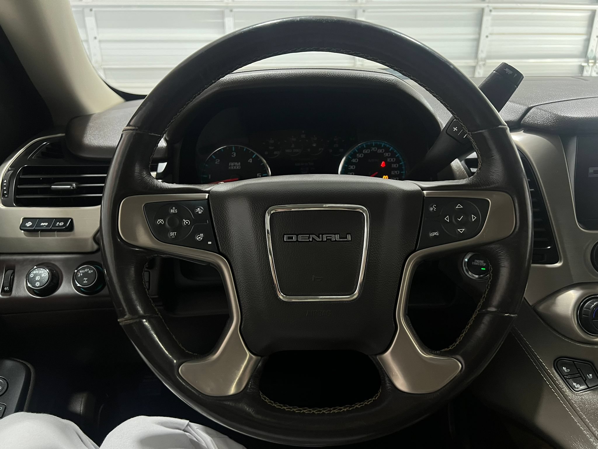 Used 2019 GMC Yukon Denali w/ Denali Ultimate Package AWD/4WD image 18