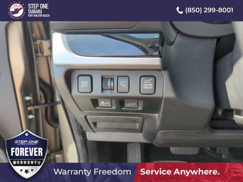 Used 2017 Subaru Forester 2.5i Touring AWD/4WD image 20