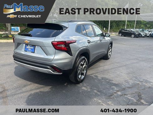 Certified 2024 Chevrolet Trax LT w/ LT Convenience Package FWD image 7