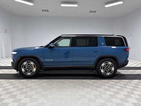 Used 2023 Rivian R1S Adventure AWD/4WD image 2