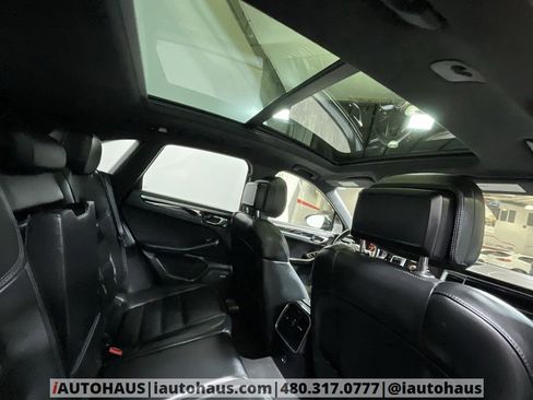 Used 2018 Porsche Macan Turbo w/ Premium Package Plus image 42