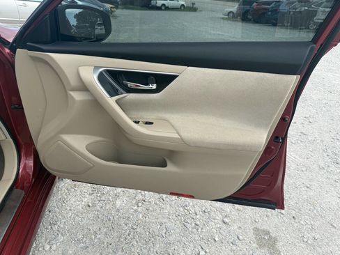 Used 2013 Nissan Altima 3.5 SV FWD image 23