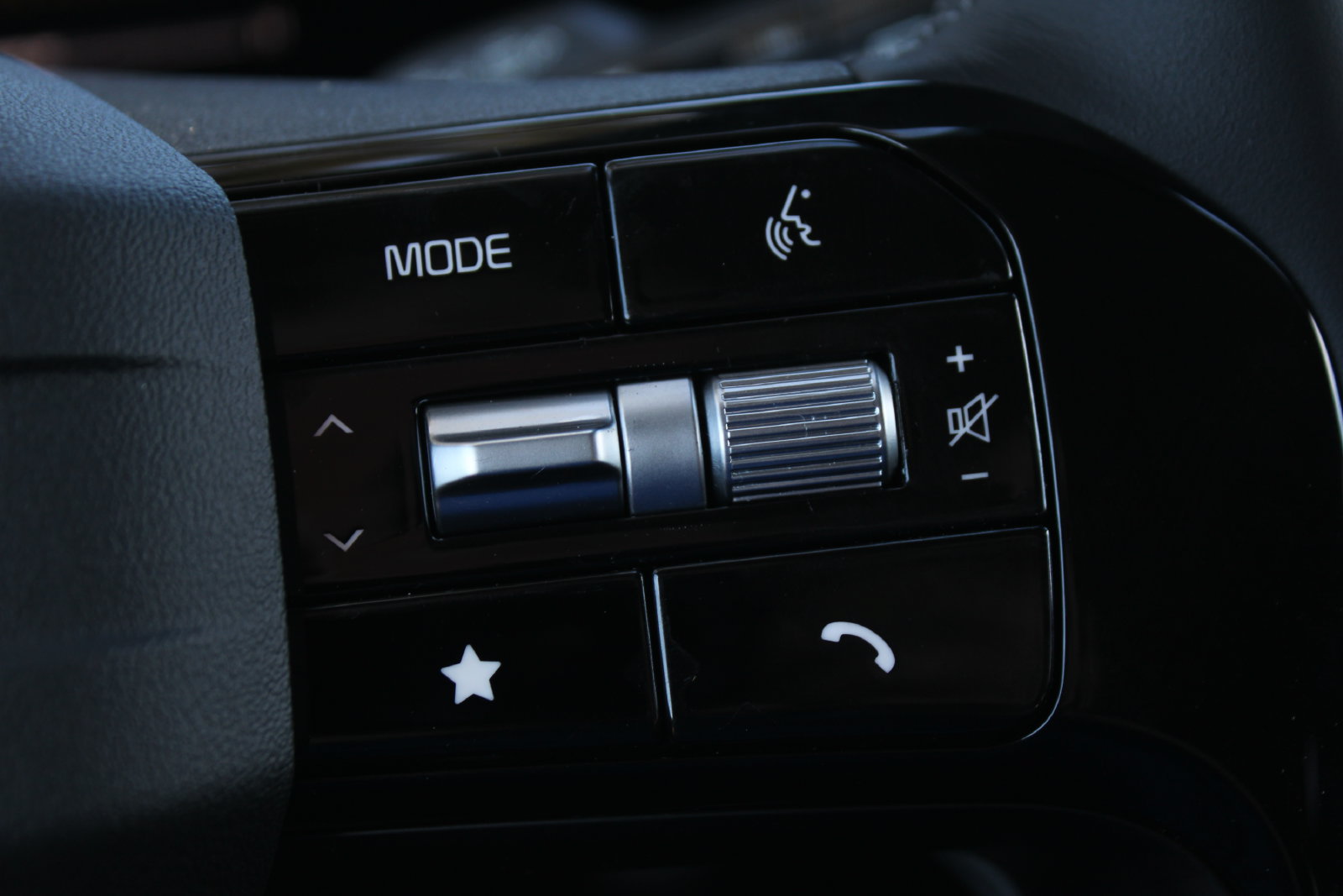 New 2026 Kia Sorento LX FWD image 29