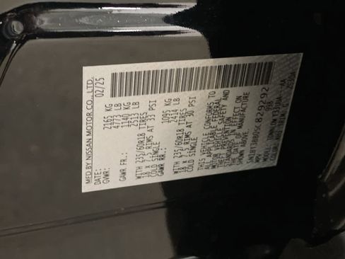 Used 2025 Nissan Rogue SV image 28