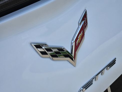 Used 2016 Chevrolet Corvette Z06 w/ 3LZ Preferred Equipment Group RWD image 31