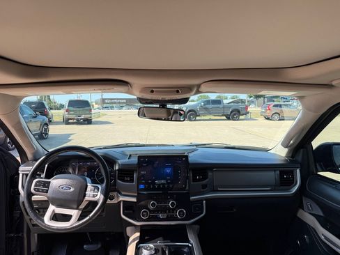 Used 2024 Ford Expedition Max XLT RWD image 25