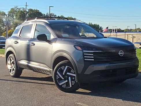 New 2026 Nissan Kicks SV w/ SV Premium Package image 2