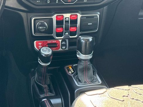 Used 2020 Jeep Gladiator Rubicon w/ Uconnect 4C Nav & Sound Group AWD/4WD image 18