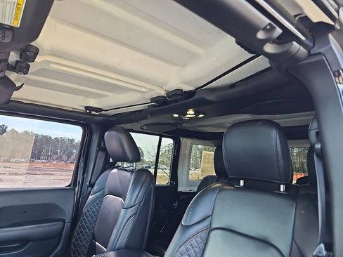 Used 2023 Jeep Wrangler Altitude image 35