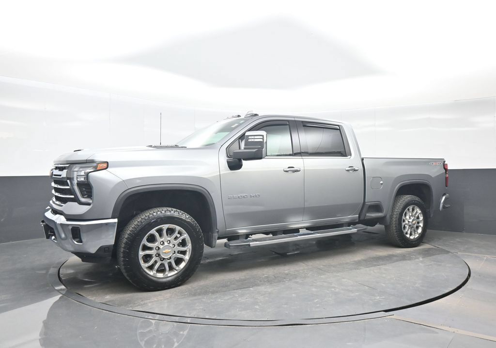 Used 2024 Chevrolet Silverado 2500 LTZ AWD/4WD image 2