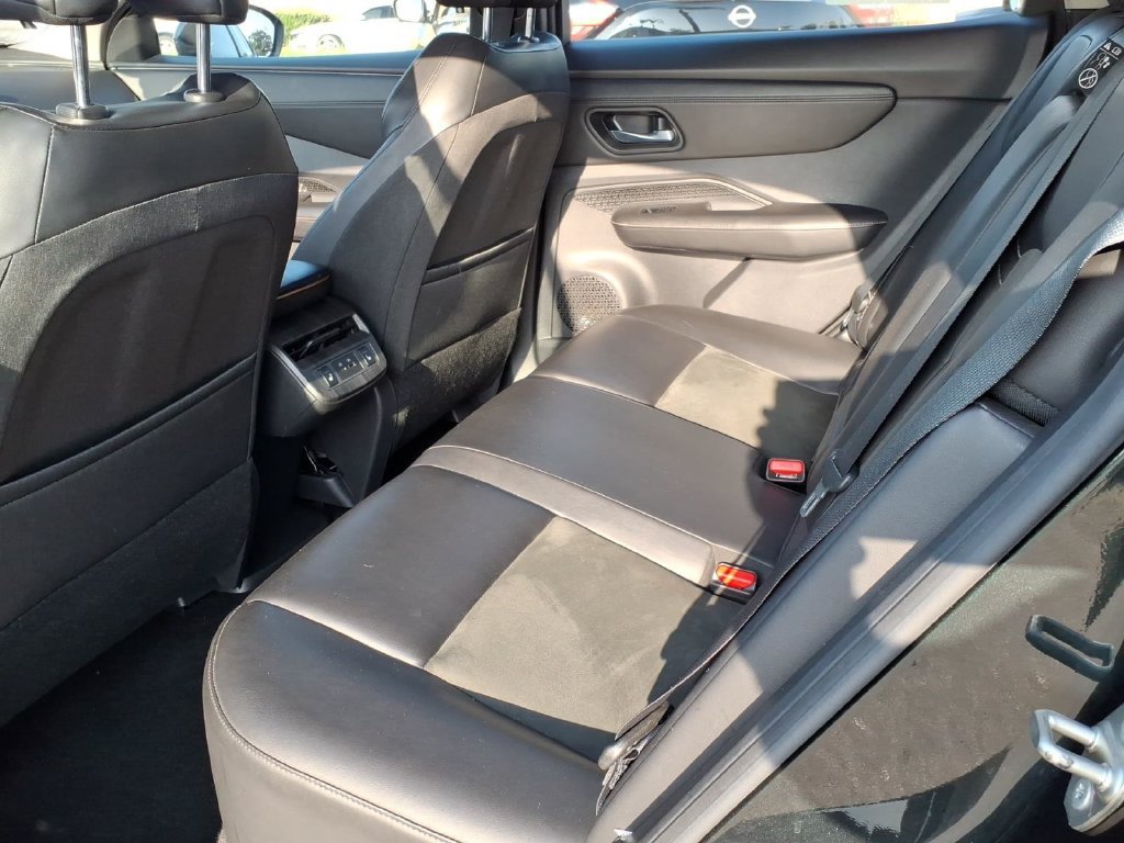 Used 2023 Nissan Ariya FWD image 11