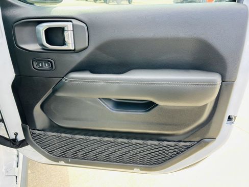 Used 2021 Jeep Wrangler Unlimited Rubicon image 28