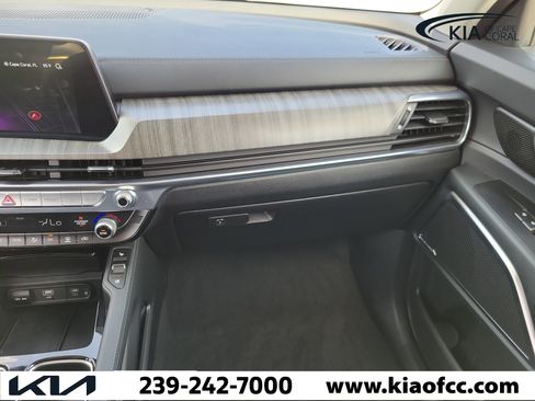 Certified 2025 Kia Telluride SX w/ SX Captain's Chair Package FWD image 20