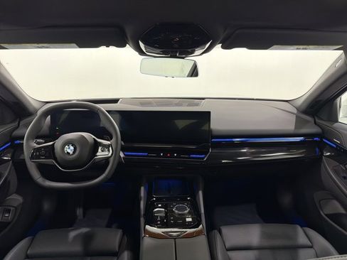 Used 2024 BMW 530i xDrive w/ Premium Package image 29