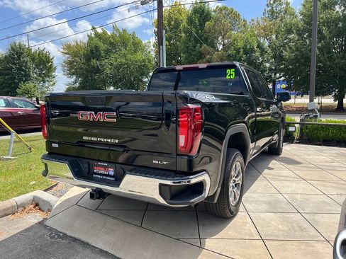 Used 2025 GMC Sierra 1500 SLT AWD/4WD image 11