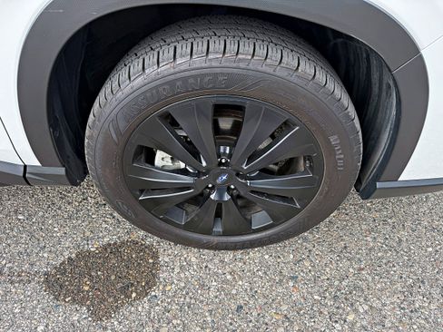 Used 2022 Subaru Ascent Limited w/ Technology Package AWD/4WD image 11