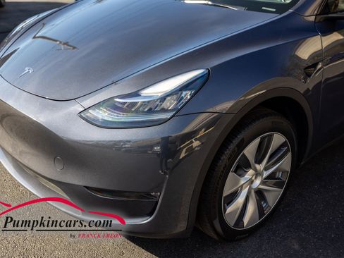 Used 2023 Tesla Model Y Long Range image 16