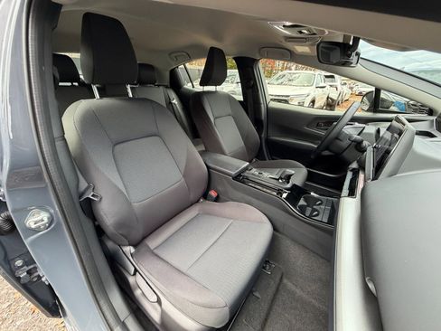 Used 2025 Toyota Prius LE image 34