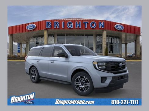 Used 2026 Ford Expedition Active AWD/4WD image 1