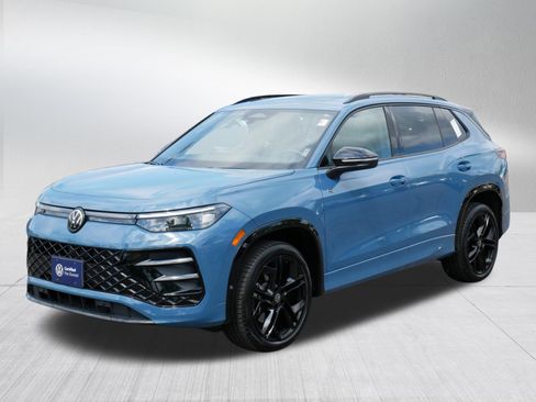 Certified 2025 Volkswagen Tiguan SE R-Line AWD/4WD image 3