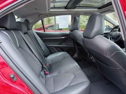 Used 2021 Toyota Camry XSE image 17