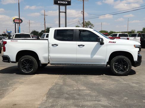 Used 2022 Chevrolet Silverado 1500 LT Trail Boss w/ Safety Package AWD/4WD image 5