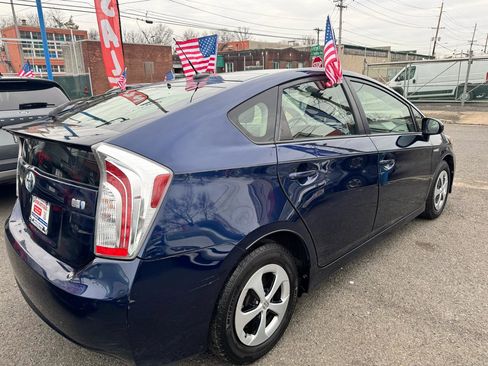 Used 2014 Toyota Prius Three w/ Solar Roof Package image 4